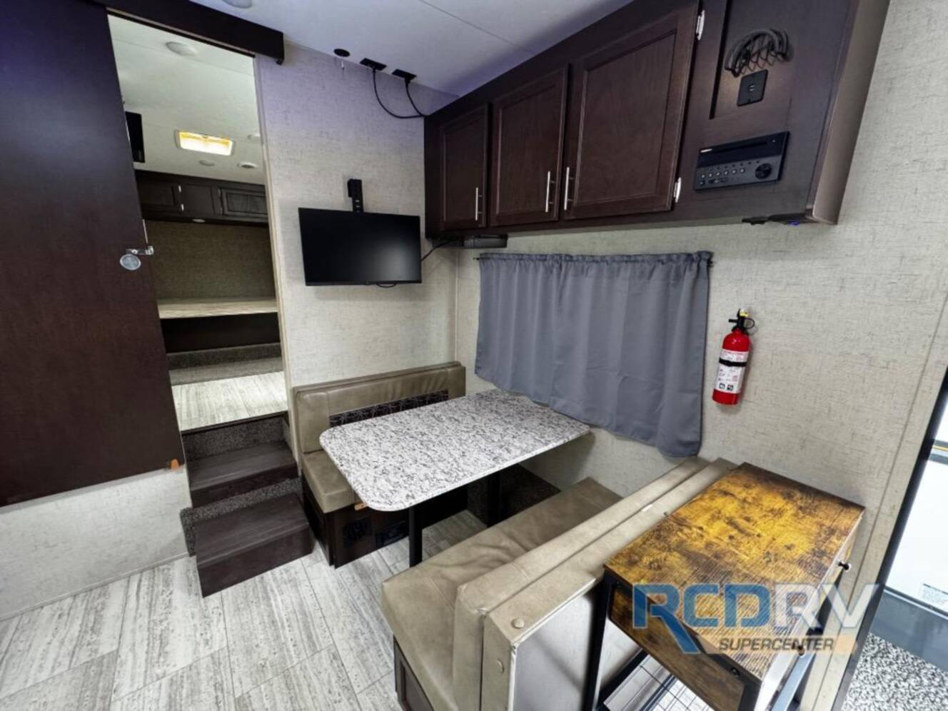 A photo of this 2018 Kz Sportsmen 231RK