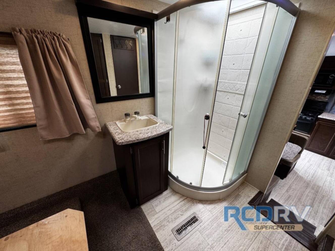 A photo of this 2018 Kz Sportsmen 231RK