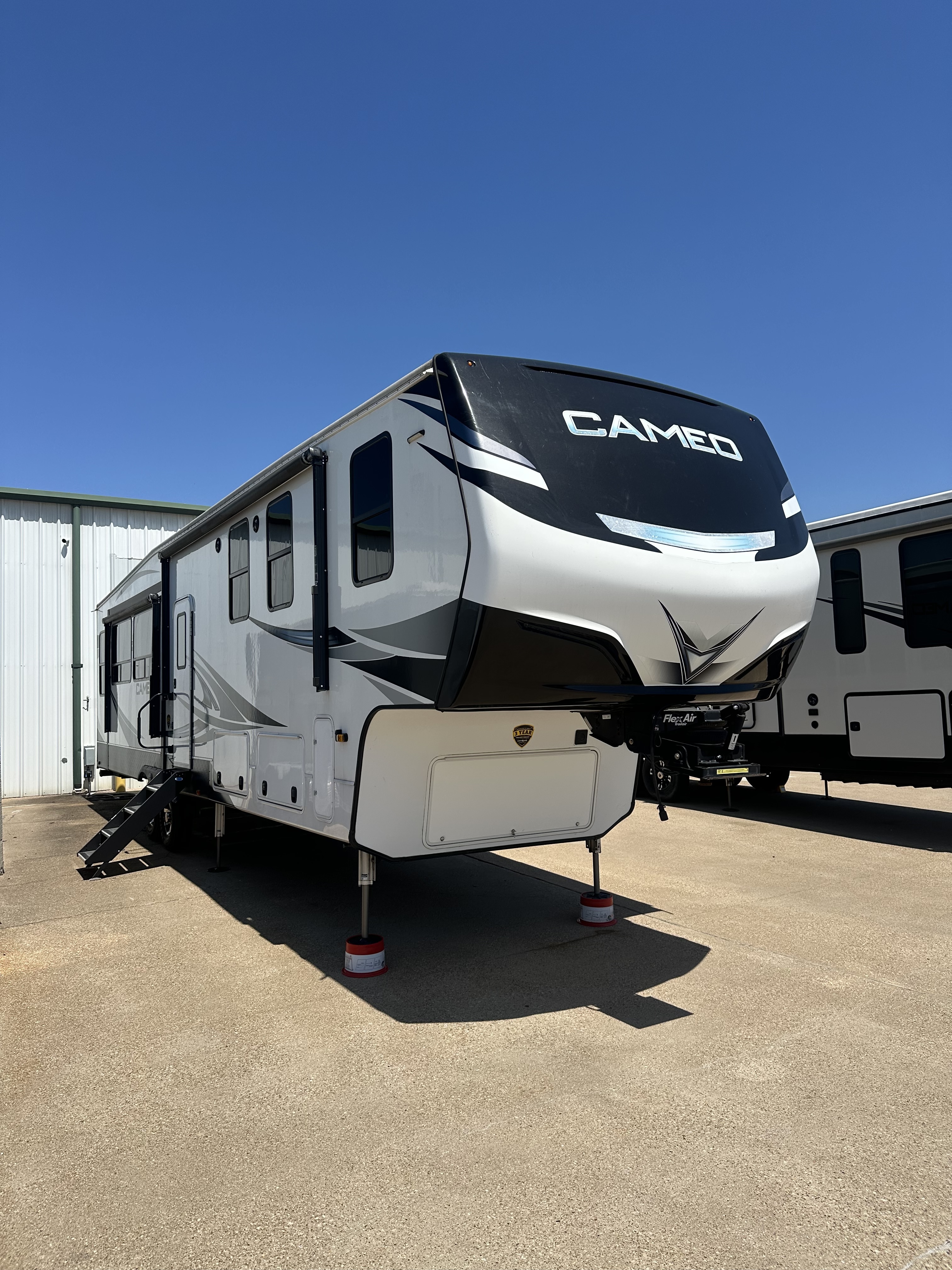 2021 Crossroads CAMEO 3891MK RV