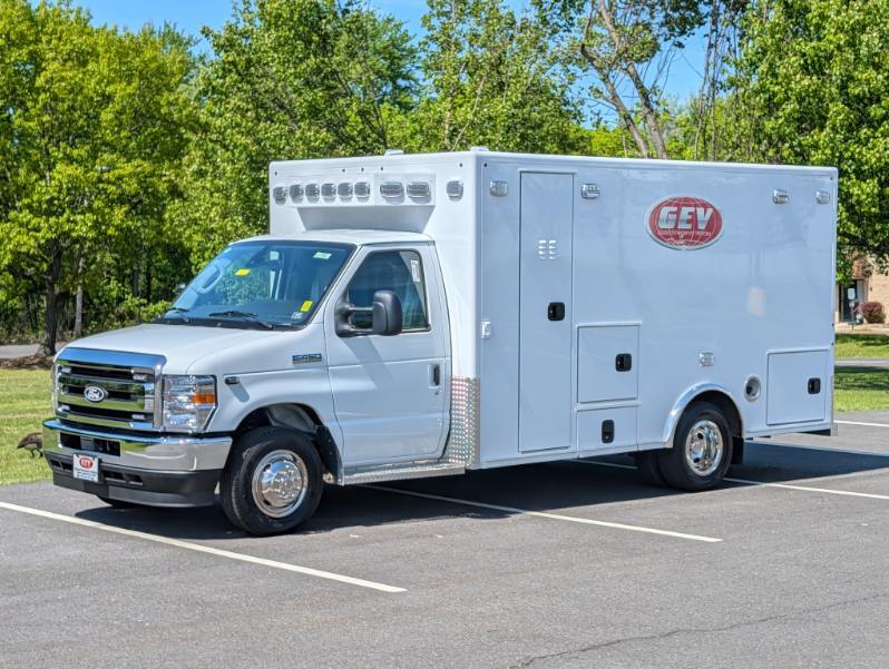 2026 FORD E450 in Levittown, PA