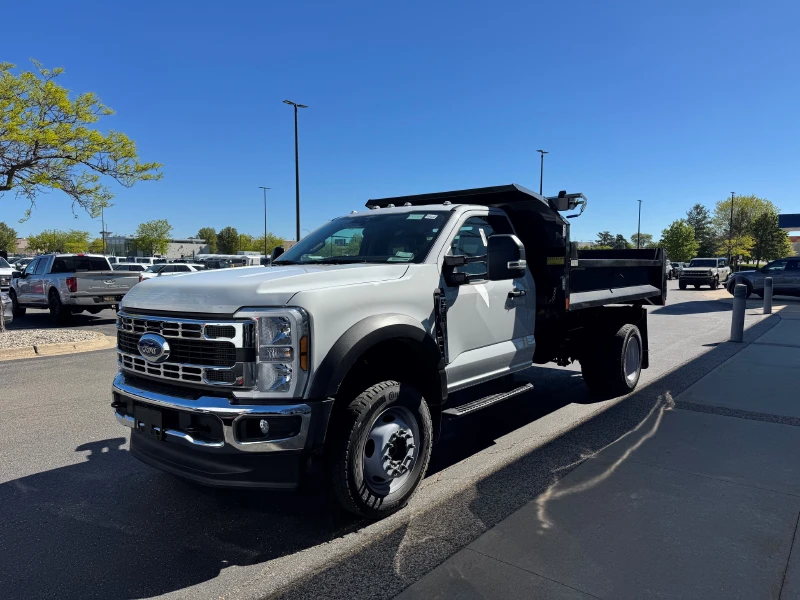 2025 FORD F550