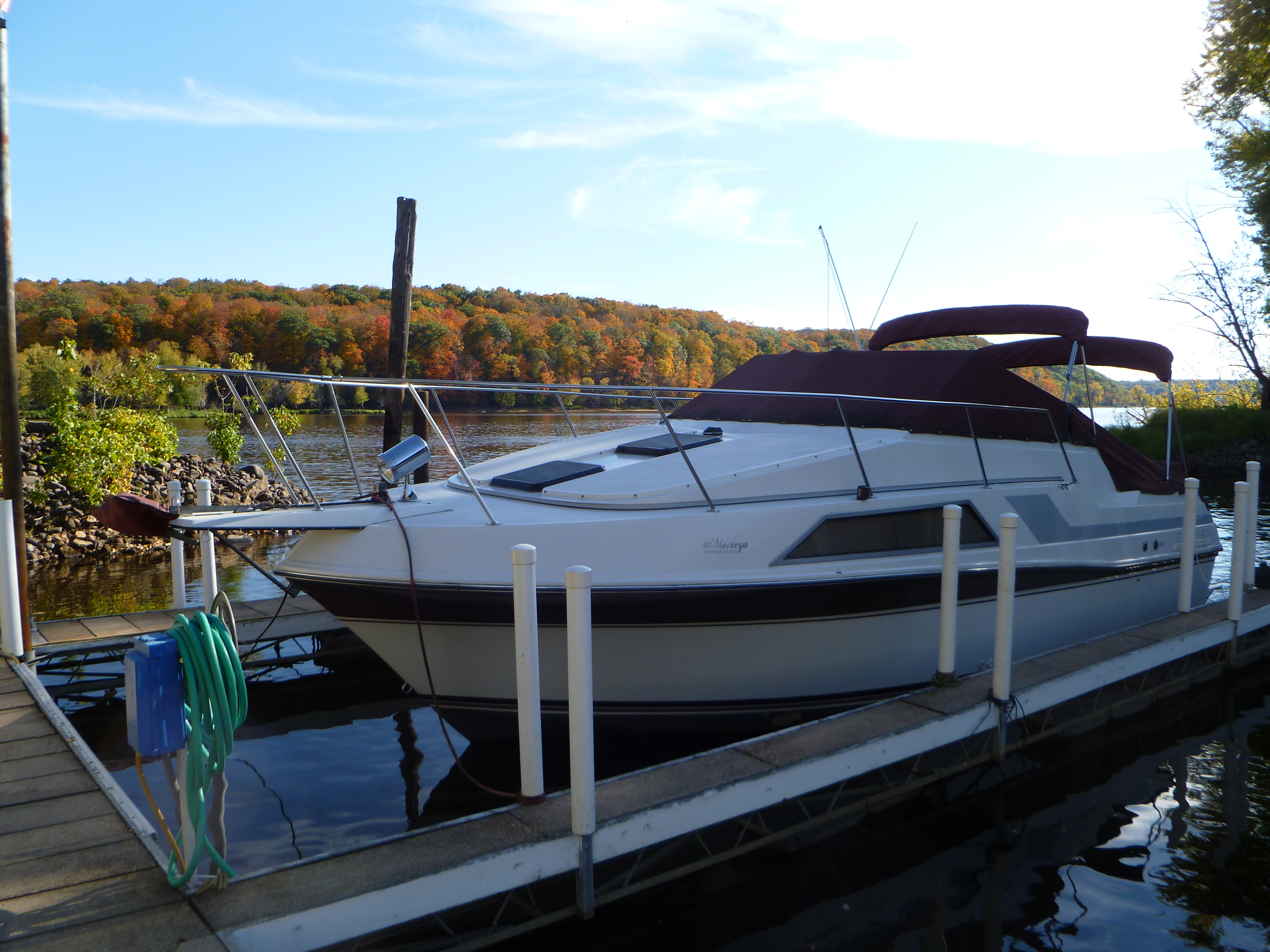1988 Carver 2557 Montego in bayport MN