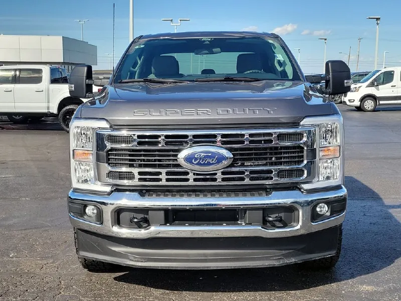 2025 FORD F250