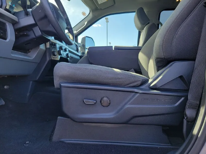 2025 FORD F250