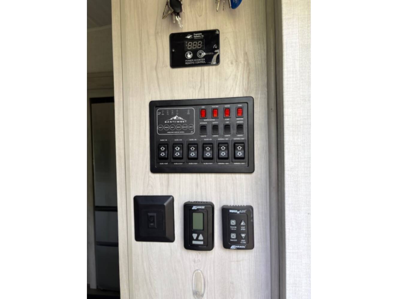 A photo of this 2022 East To West TANDARA 386MB-OK