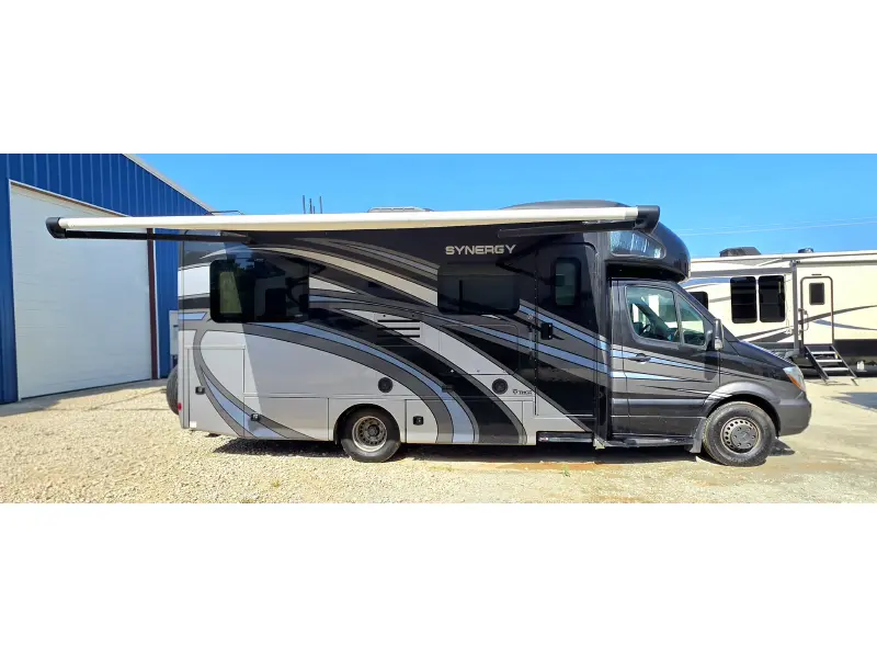2018 THOR MOTOR COACH Synergy 24TT