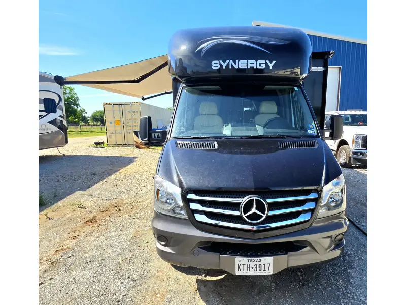 2018 THOR MOTOR COACH Synergy 24TT