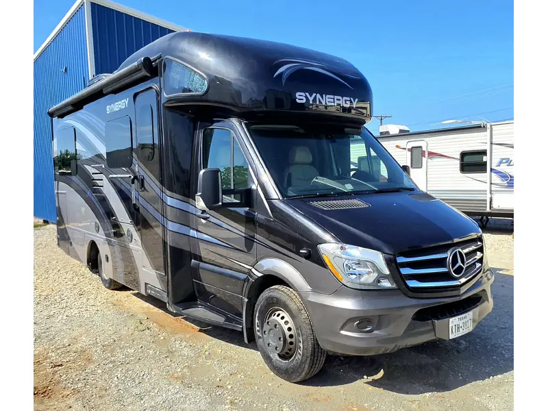2018 THOR MOTOR COACH Synergy 24TT