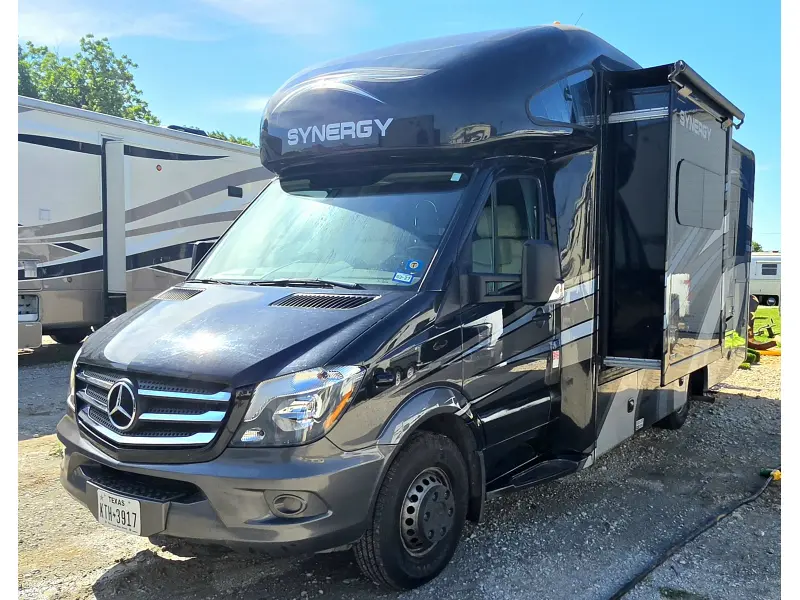 2018 THOR MOTOR COACH Synergy 24TT