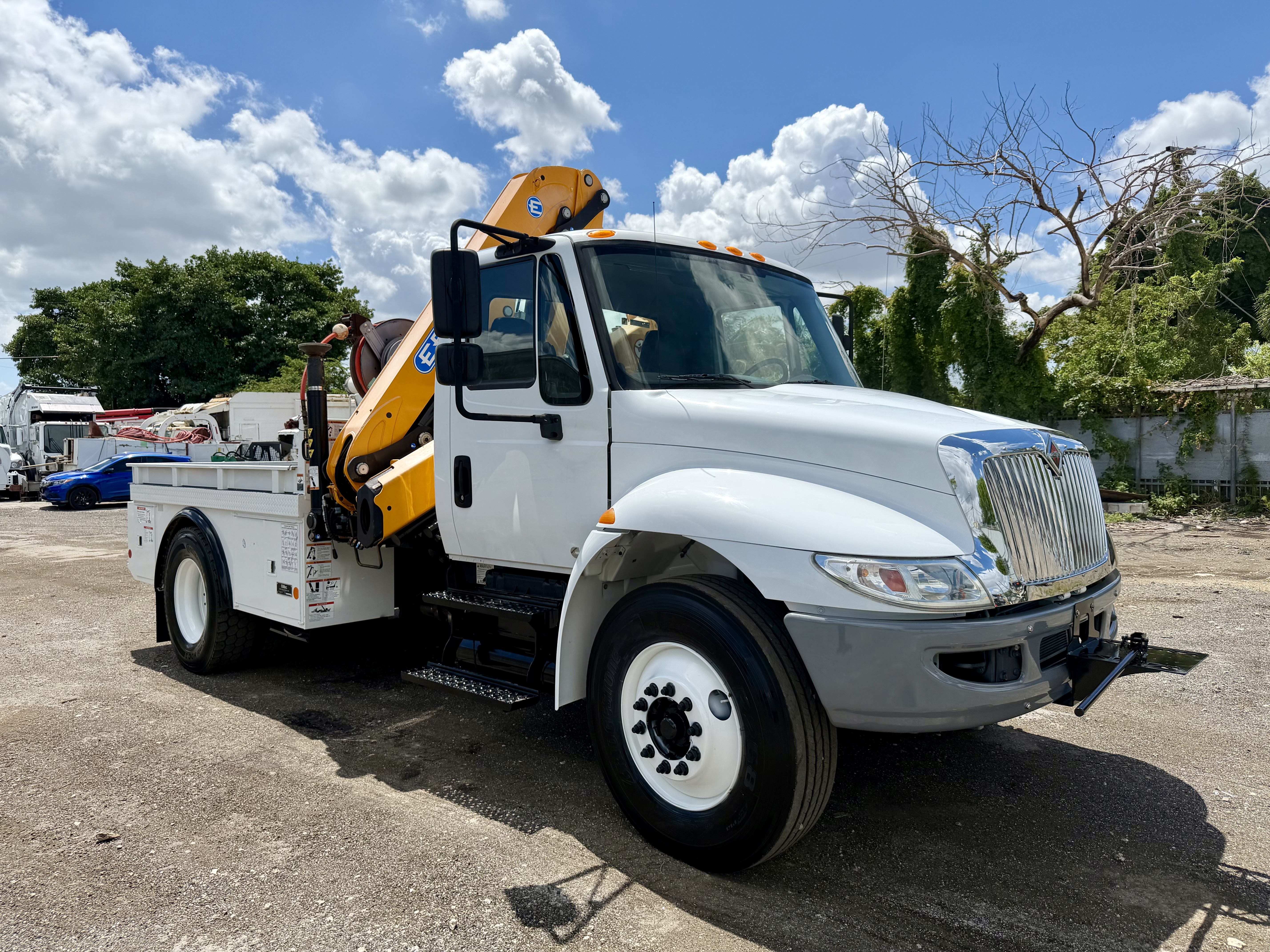 2019 INTERNATIONAL 4300 in Miami, FL