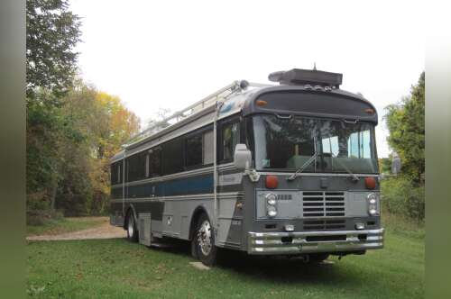 1981 Blue Bird WANDERLODGE 35 FC in dent MN