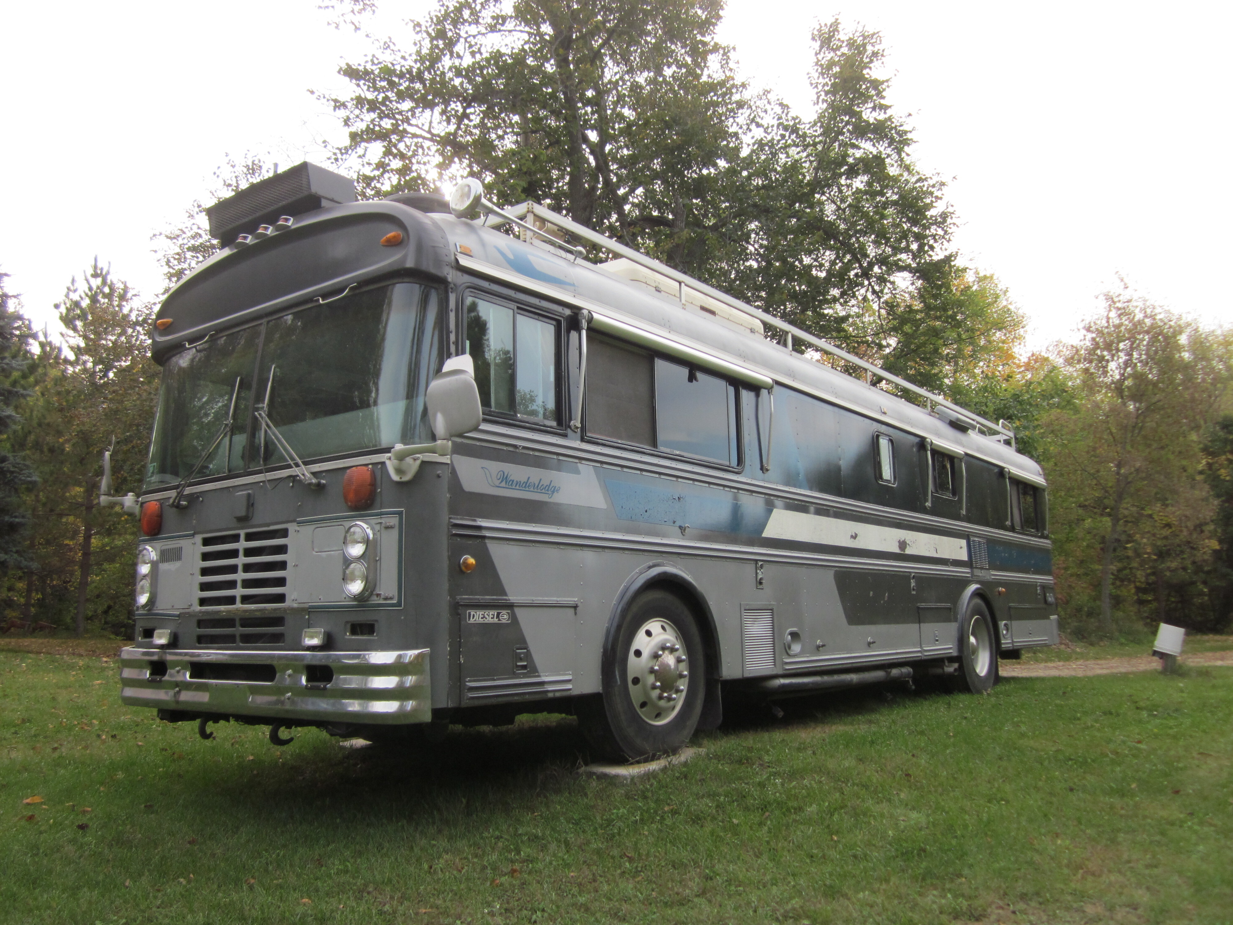 1981 Blue Bird WANDERLODGE 35 FC in dent MN