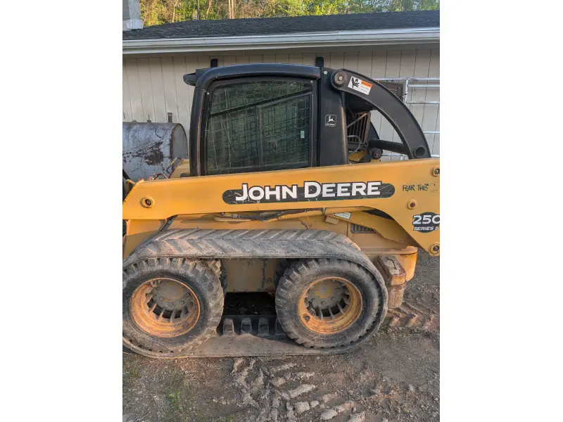 2003 JOHN DEERE 250 II
