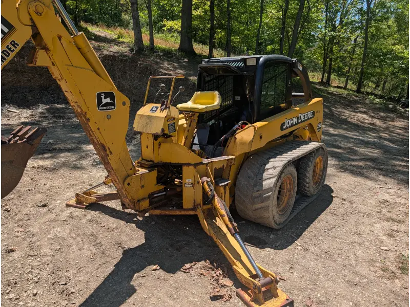 2003 JOHN DEERE 250 II