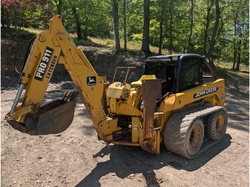 2003 JOHN DEERE 250 II