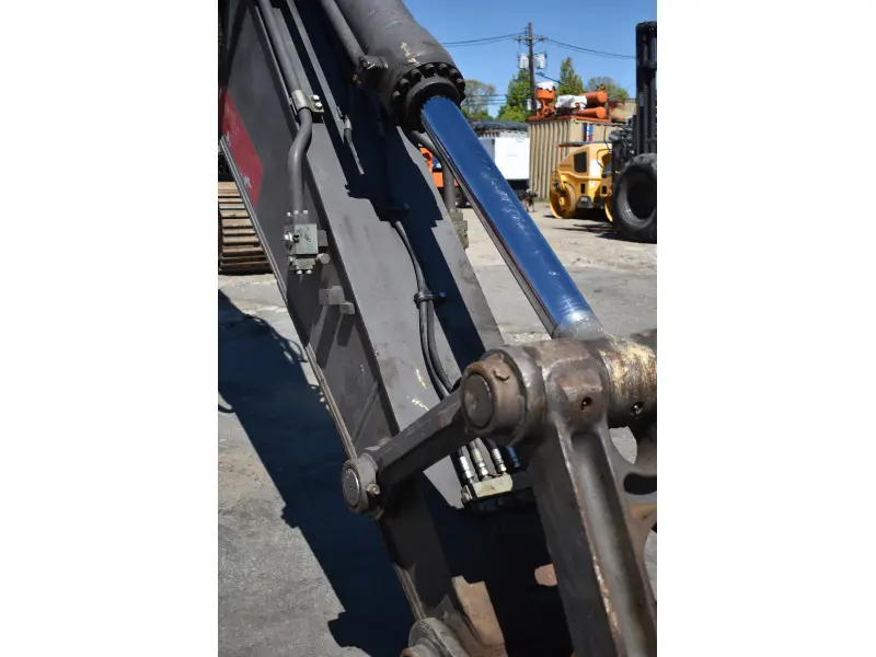 2005 VOLVO EC290B LC