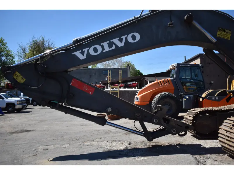 2005 VOLVO EC290B LC