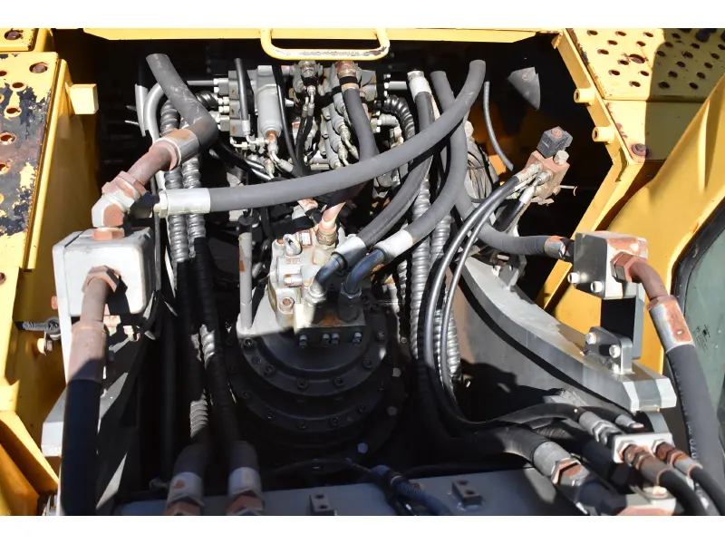 2005 VOLVO EC290B LC
