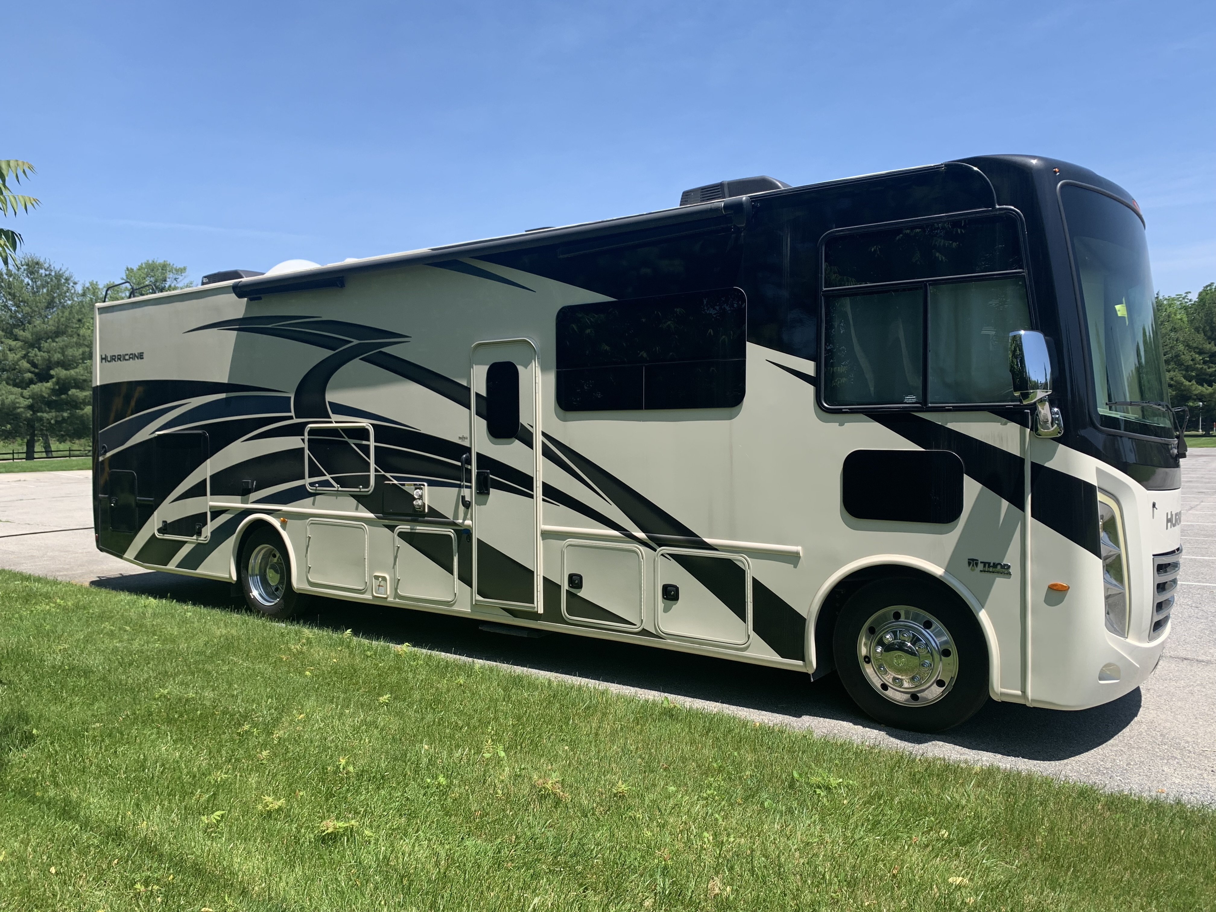 2022 Thor Motor Coach HURRICANE 34J RV
