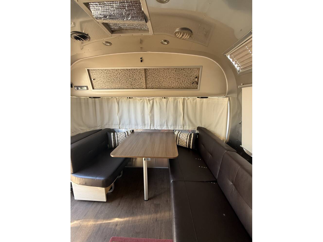 A photo of this 2018 Airstream INTERNATIONAL SERENITY 27FBQ