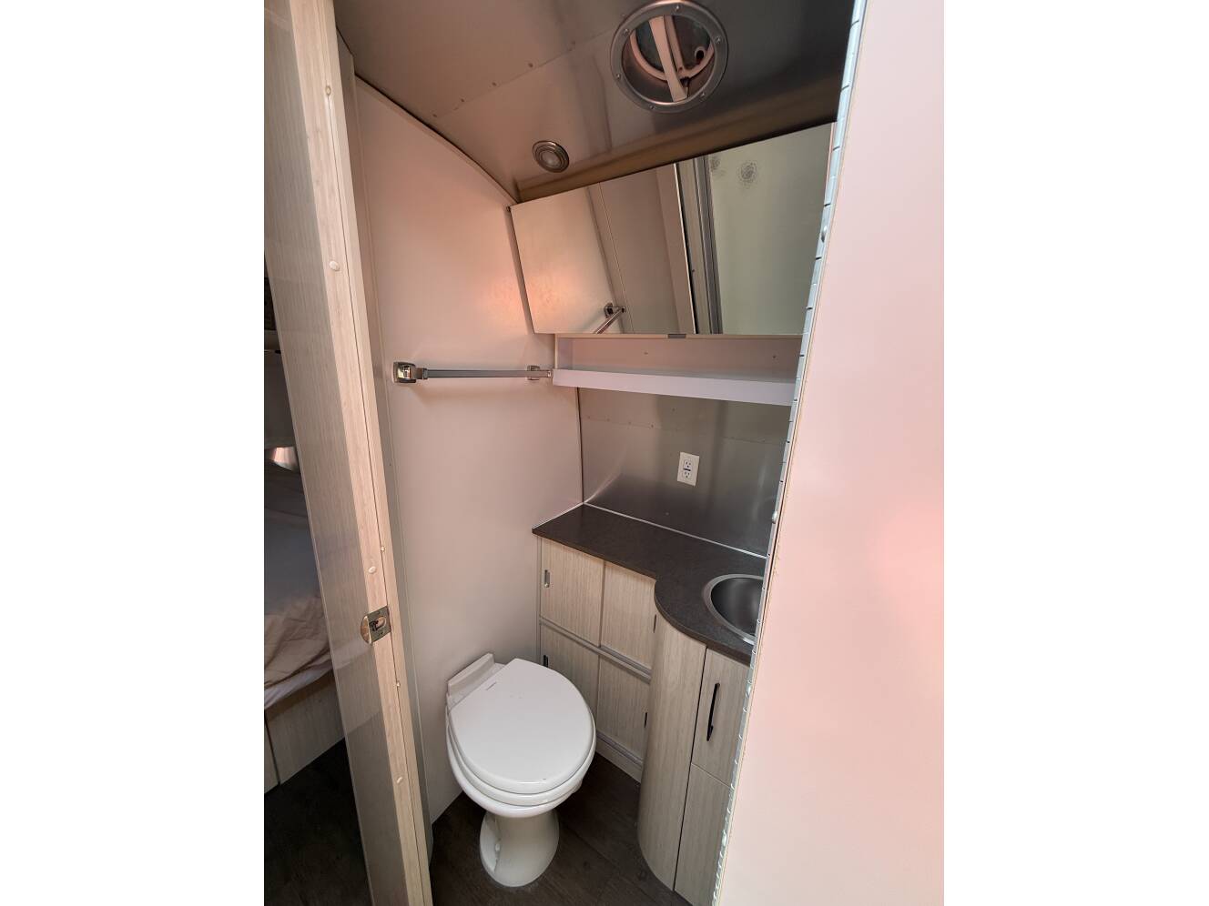 A photo of this 2018 Airstream INTERNATIONAL SERENITY 27FBQ