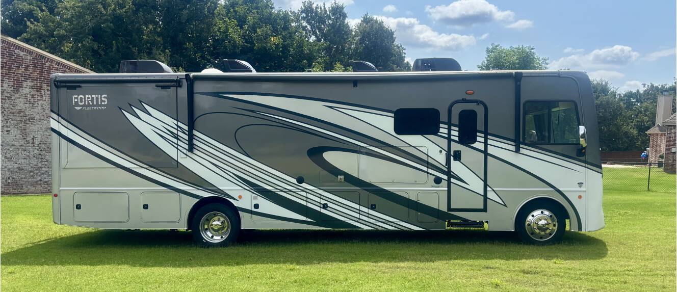 A photo of this 2023 Fleetwood FORTIS 34MB