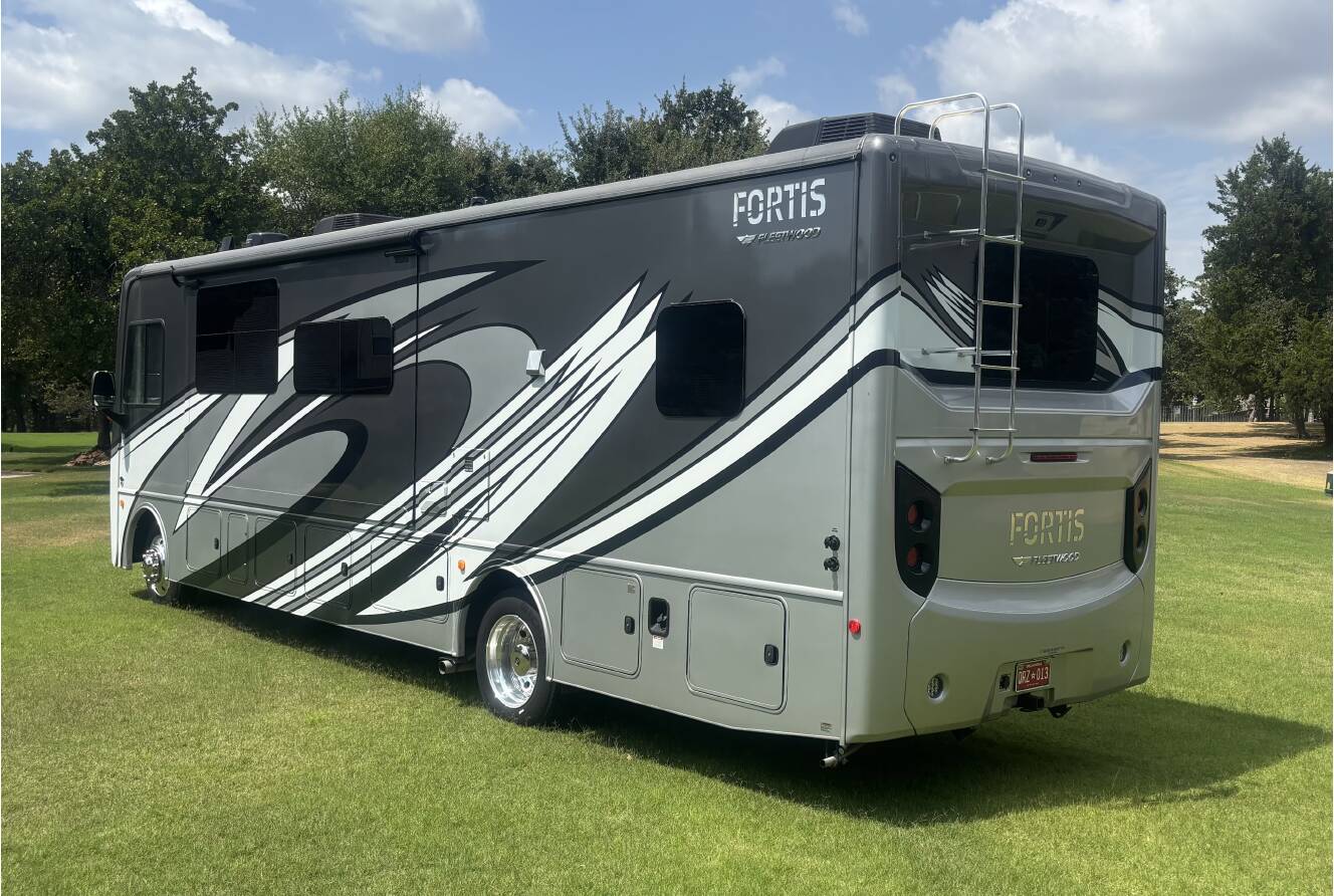 A photo of this 2023 Fleetwood FORTIS 34MB