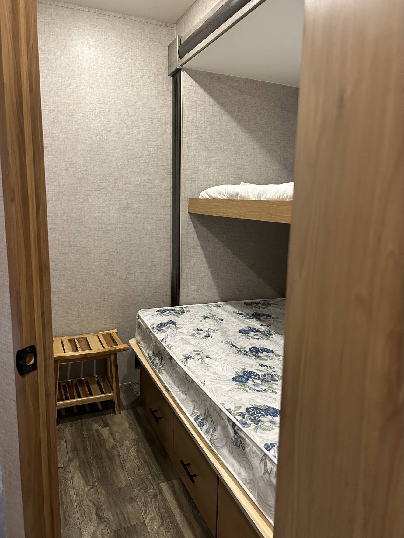 A photo of this 2021 Hy-Line HY 44 IKDN