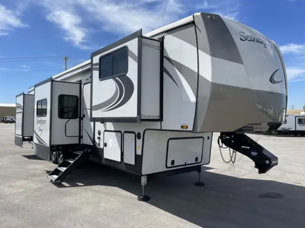 2022 Forest River SANDPIPER LUXURY 38FKOK RV