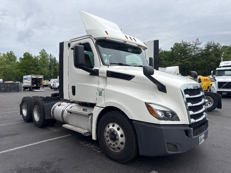 2019 FREIGHTLINER CASCADIA 126 in Capitol Heights, MD