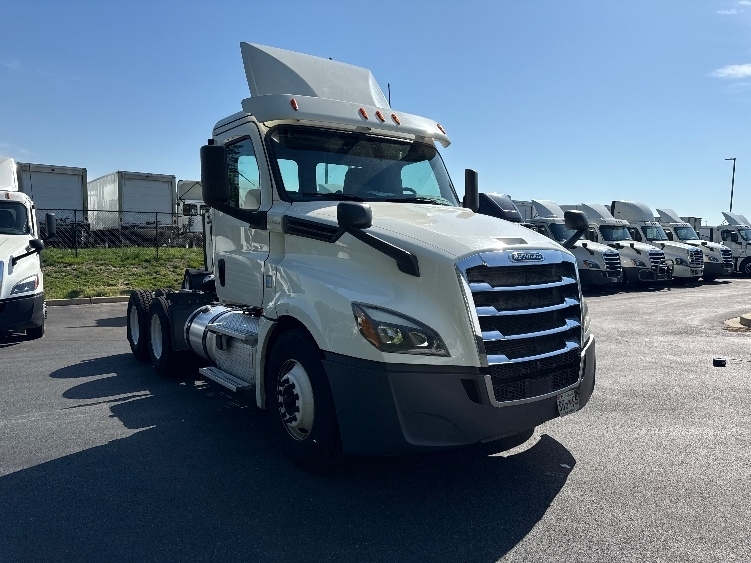 2019 FREIGHTLINER CASCADIA 126 in Jessup, MD