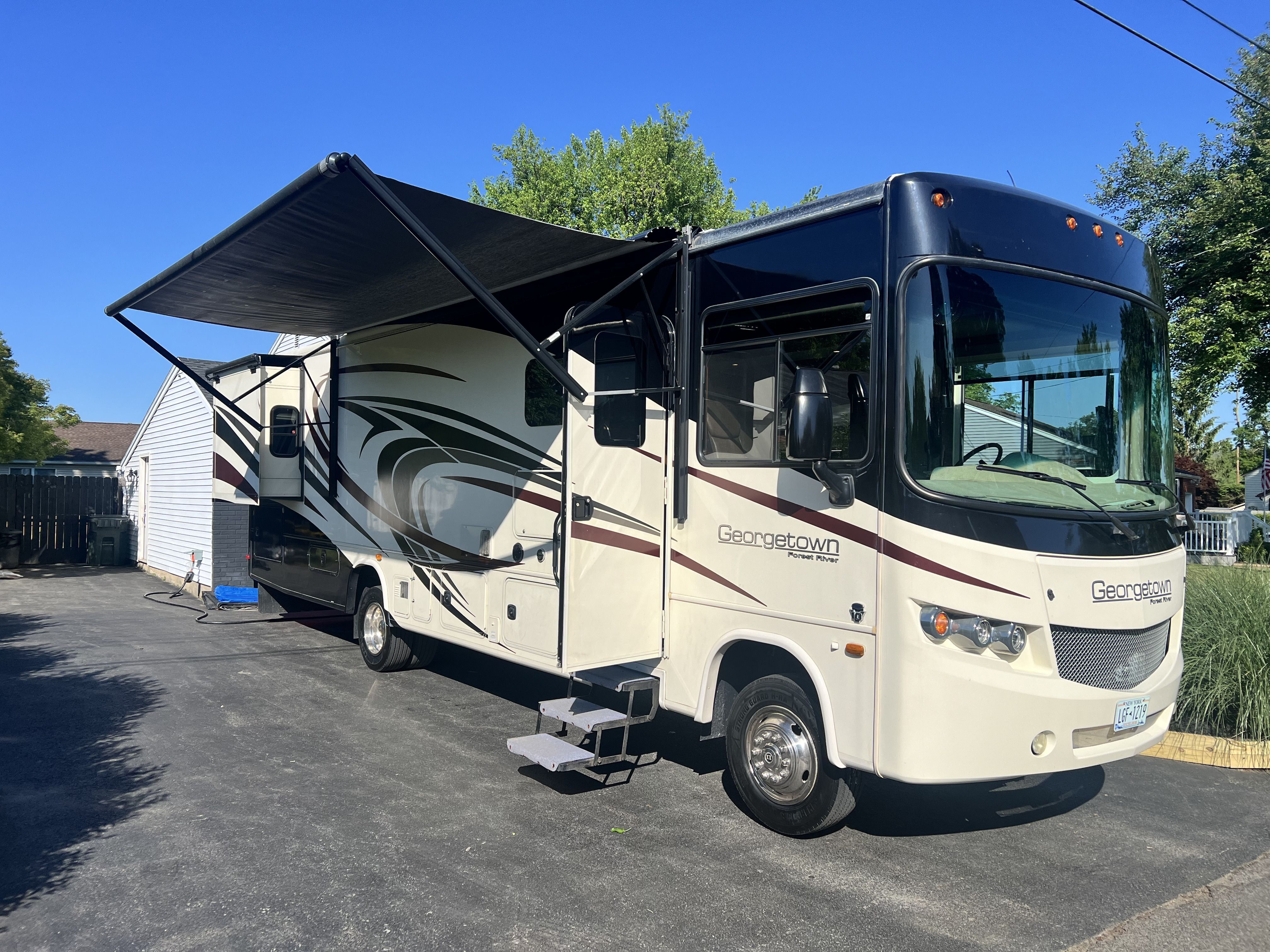 2016 Forest River GEORGETOWN 335DS RV