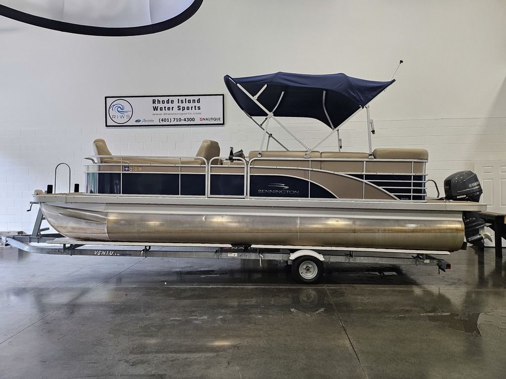 2014 Bennington 2275 GL in oakland RI