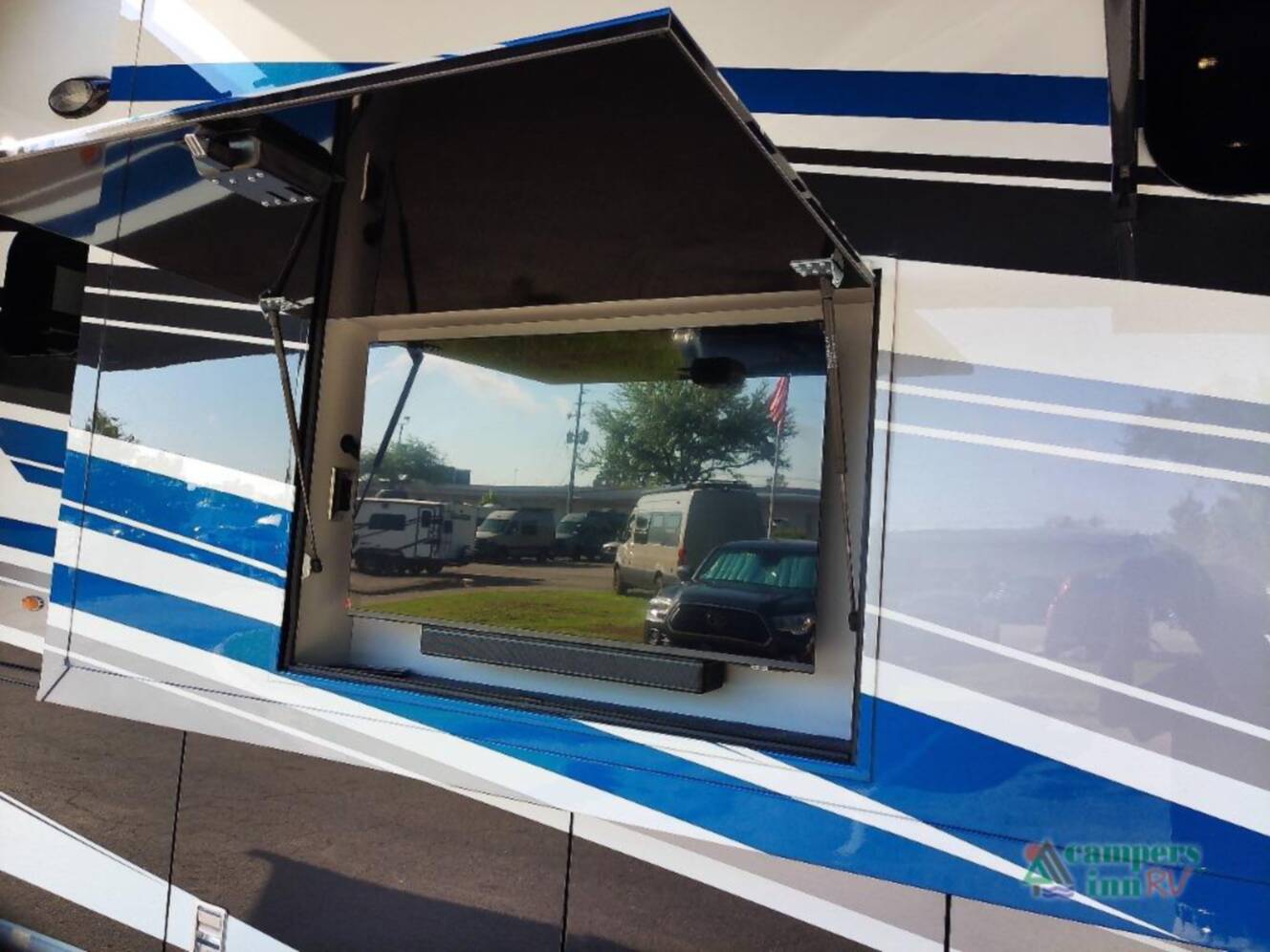 A photo of this 2026 Newmar Dutch Star 4369