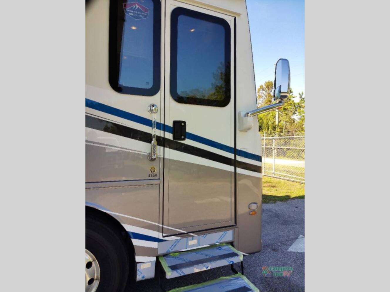 A photo of this 2026 Newmar Dutch Star 4369