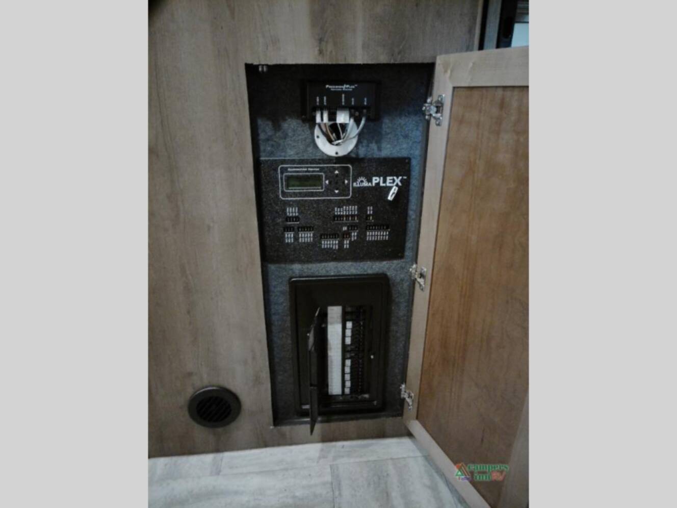 A photo of this 2019 Holiday Rambler Navigator 38N