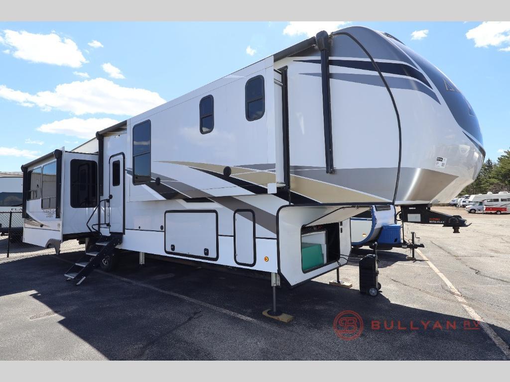 2022 Alliance Rv Paradigm 370FB in duluth MN