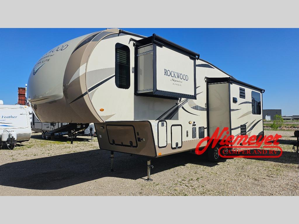 2019 Forest River Rv Rockwood Signature Ultra Lite 8289WS in albertville MN