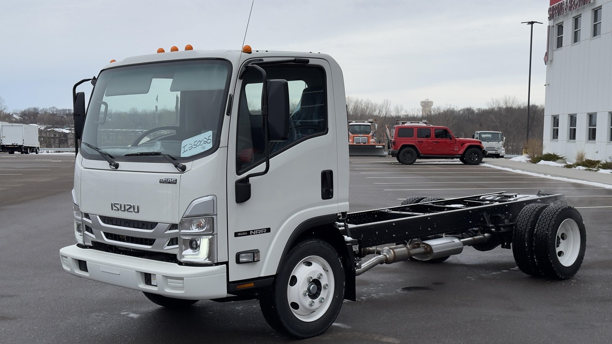 2025 ISUZU NRR GAS in Saint Michael, MN