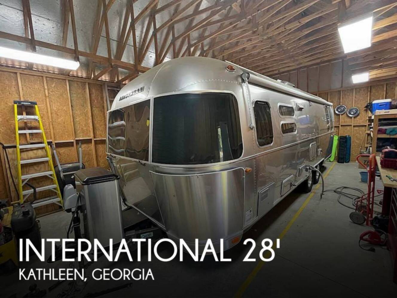 A photo of this 2017 Airstream International Signature 28RB