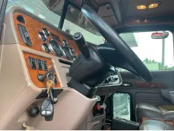 2009 PETERBILT 384