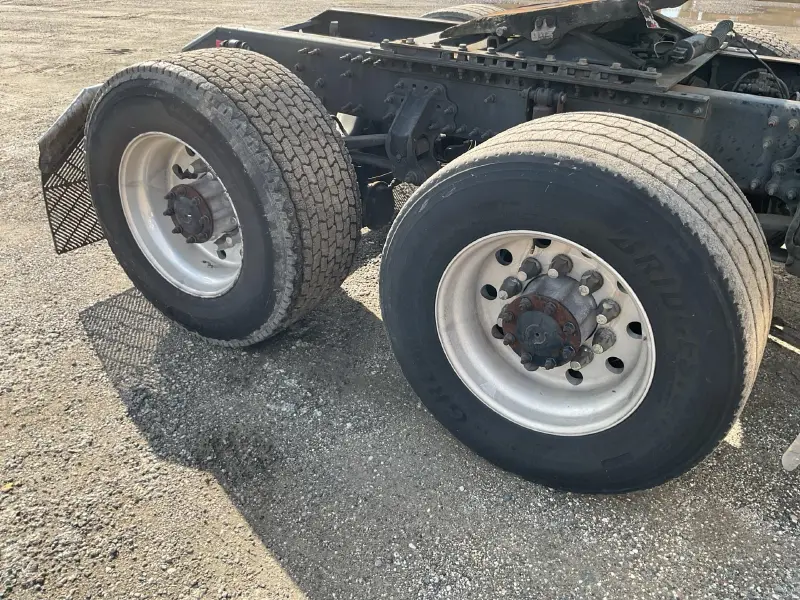 2018 VOLVO VNL300