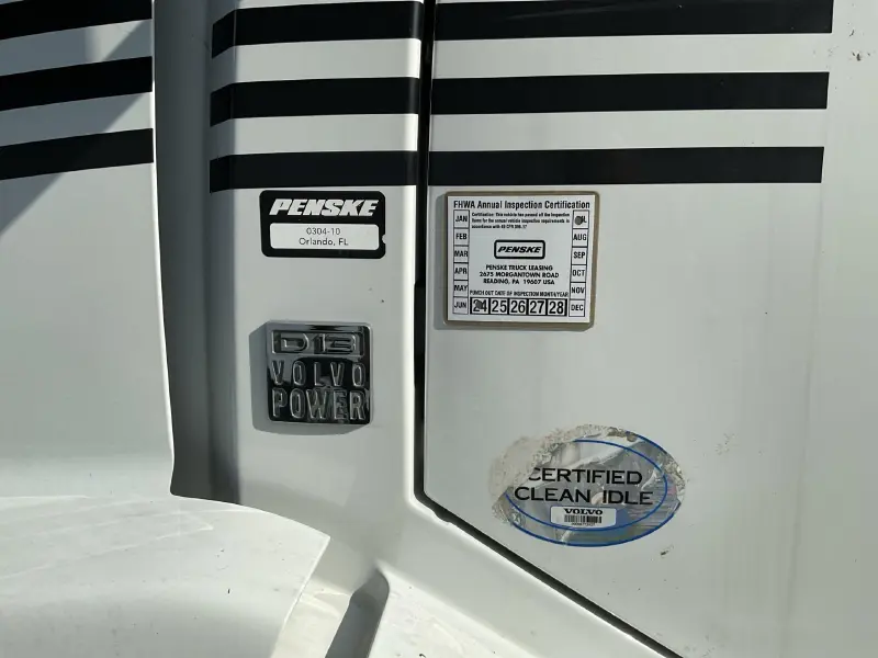 2018 VOLVO VNL300