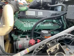 2018 VOLVO VNL300