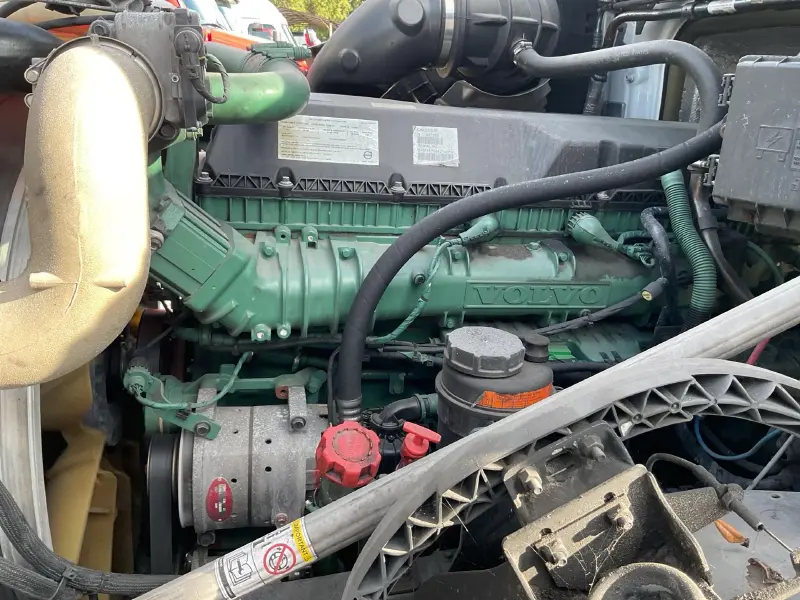 2018 VOLVO VNL300