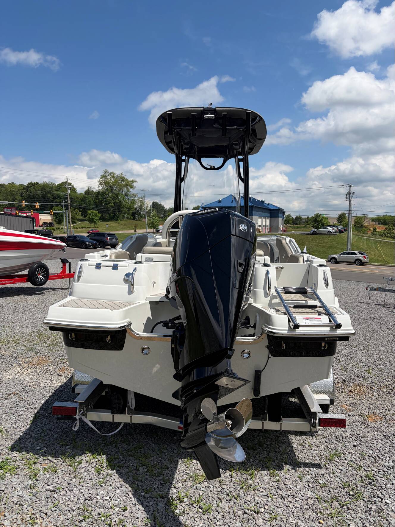A photo of this 2026 Crownline 210 CC FINSEEKR