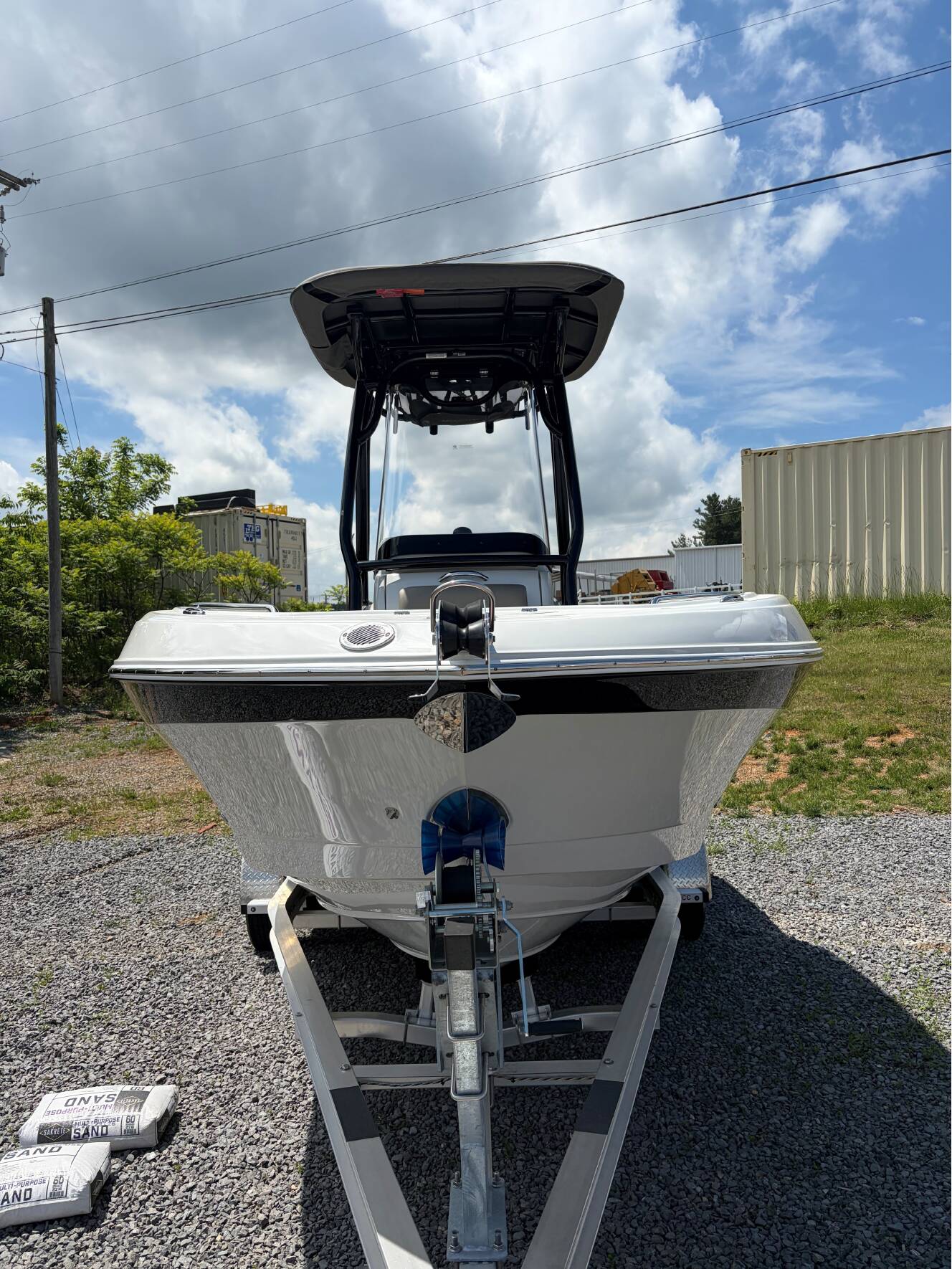 A photo of this 2026 Crownline 210 CC FINSEEKR