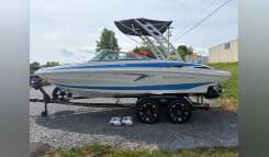 2025 Crownline 220 SS Ski and Wakeboard Boat boat