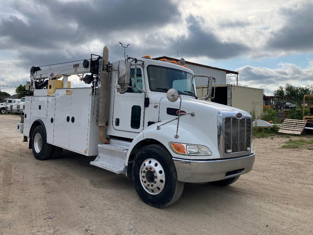 2017 PETERBILT 337 in San Antonio, TX