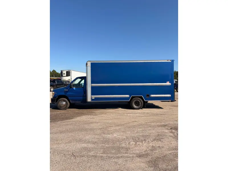 2012 FORD E350